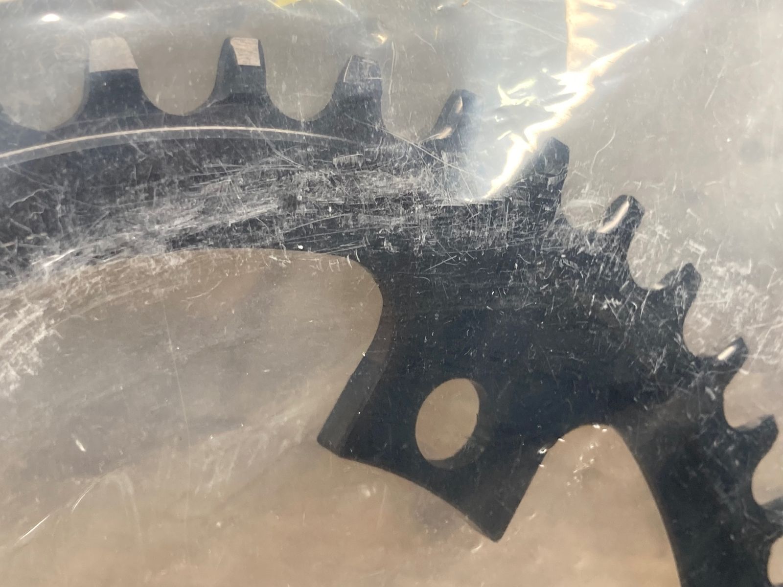 ウルフトゥース WOLF