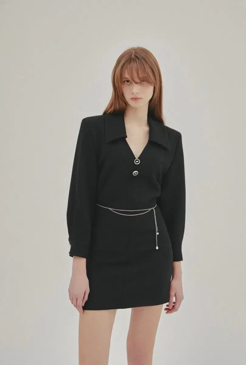 アビエムア チェーンベルト ミニドレス ブラック