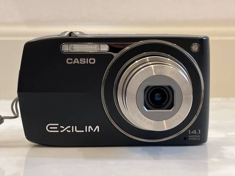 CASIO EXILIM EX Z 2300 デジカメ コンパクトデジタルカメラ !