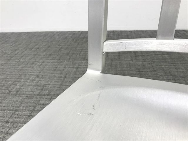 肘無 ネイビーチェア