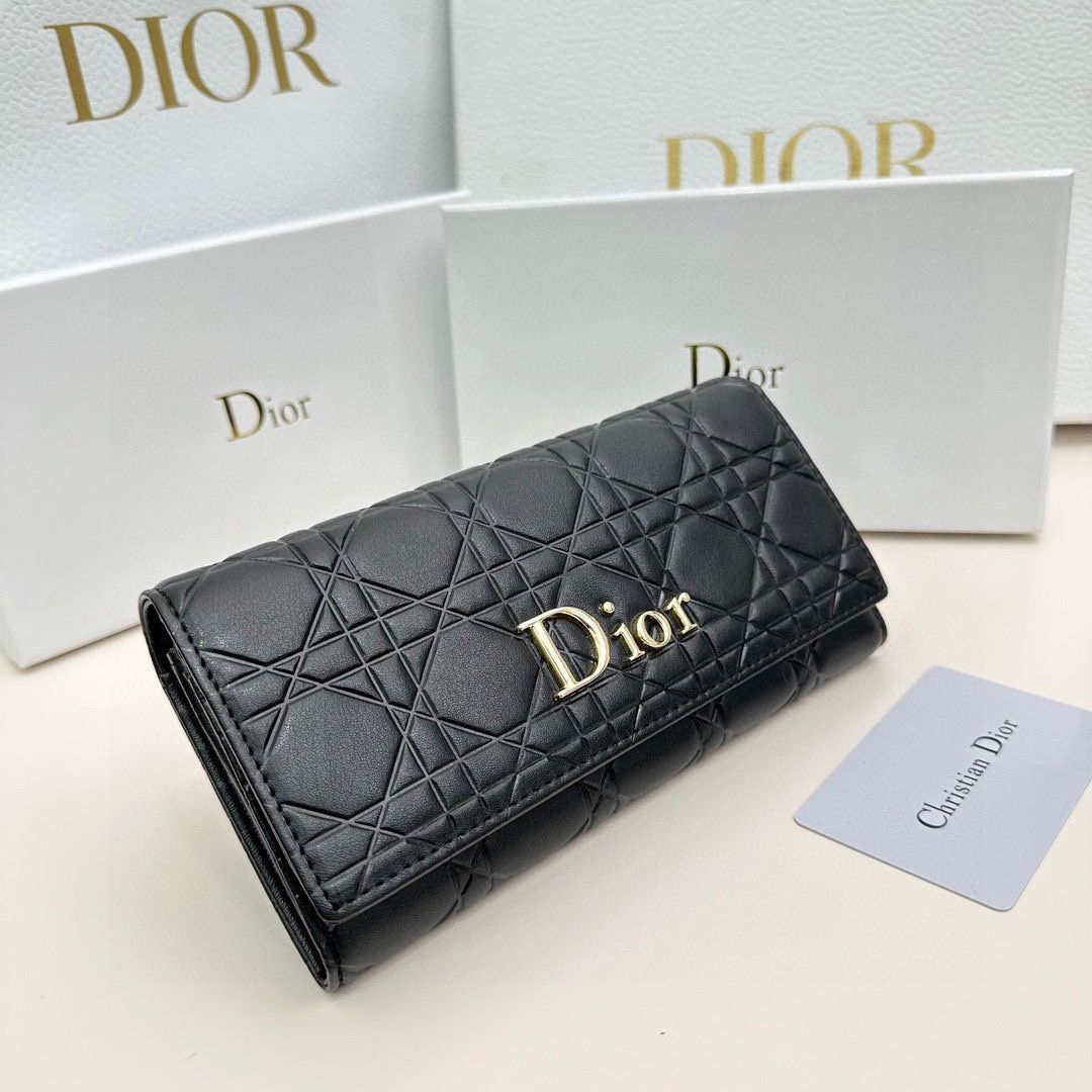 即購入不可！！新品 男女兼用 Christian Dior クリスチャン ディオール 長財布 DIOR CARO 財布 《人気☆》 - メルカリ