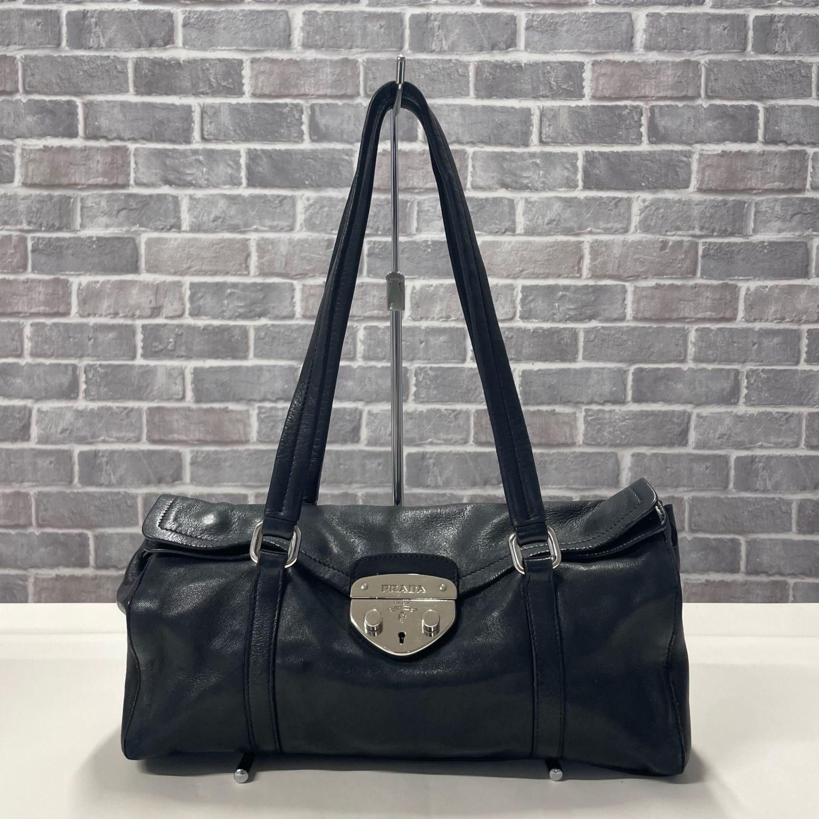 PRADA（プラダ） Royal Calf Easy Satchel ハンドバッグ ブラック 