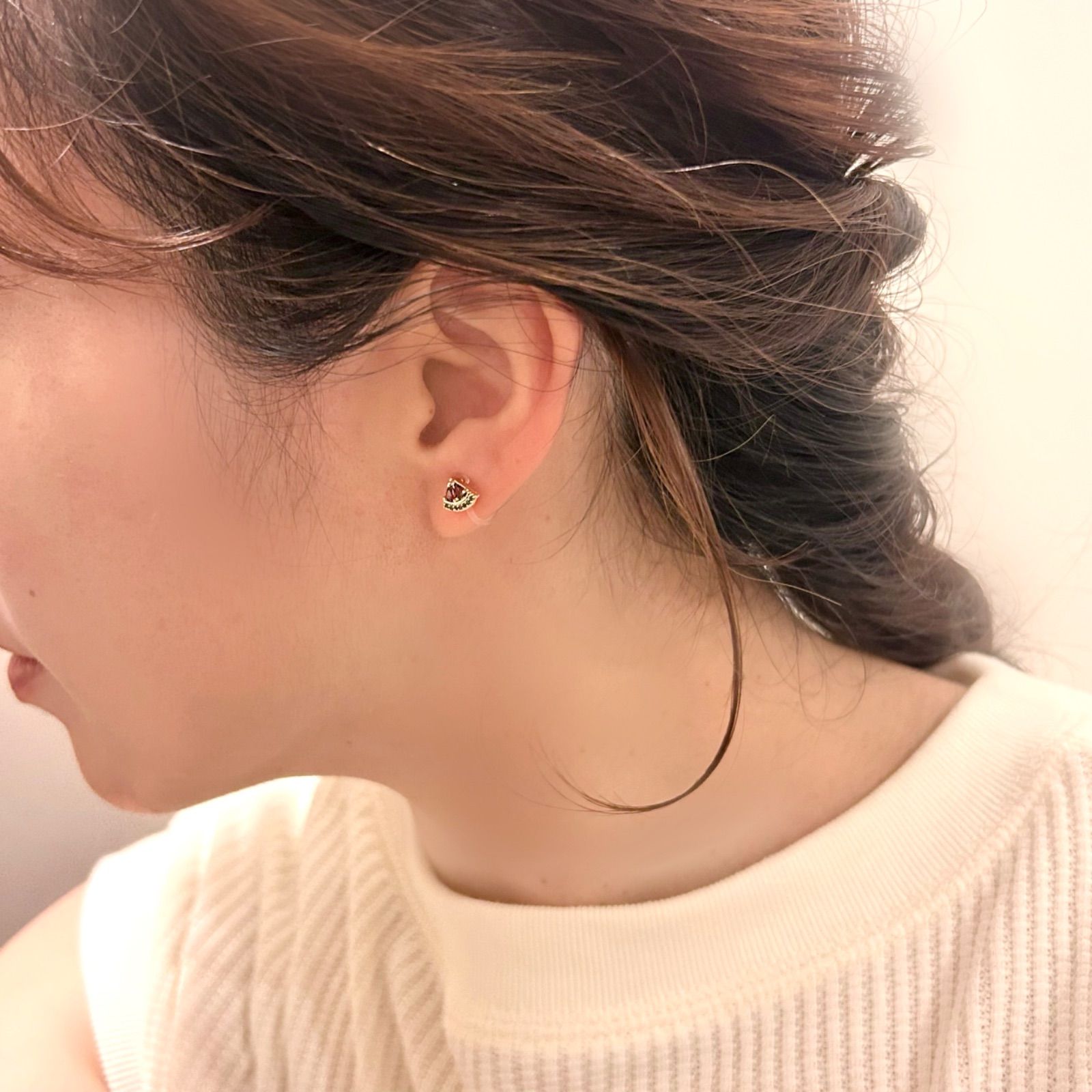 watermelon mini bijou earring スイカ ミニ ビジュー イヤリング ピアス 夏 サマー 赤 レッド 小ぶり 小さめ ピアスに見える  金アレ AKKA - メルカリ