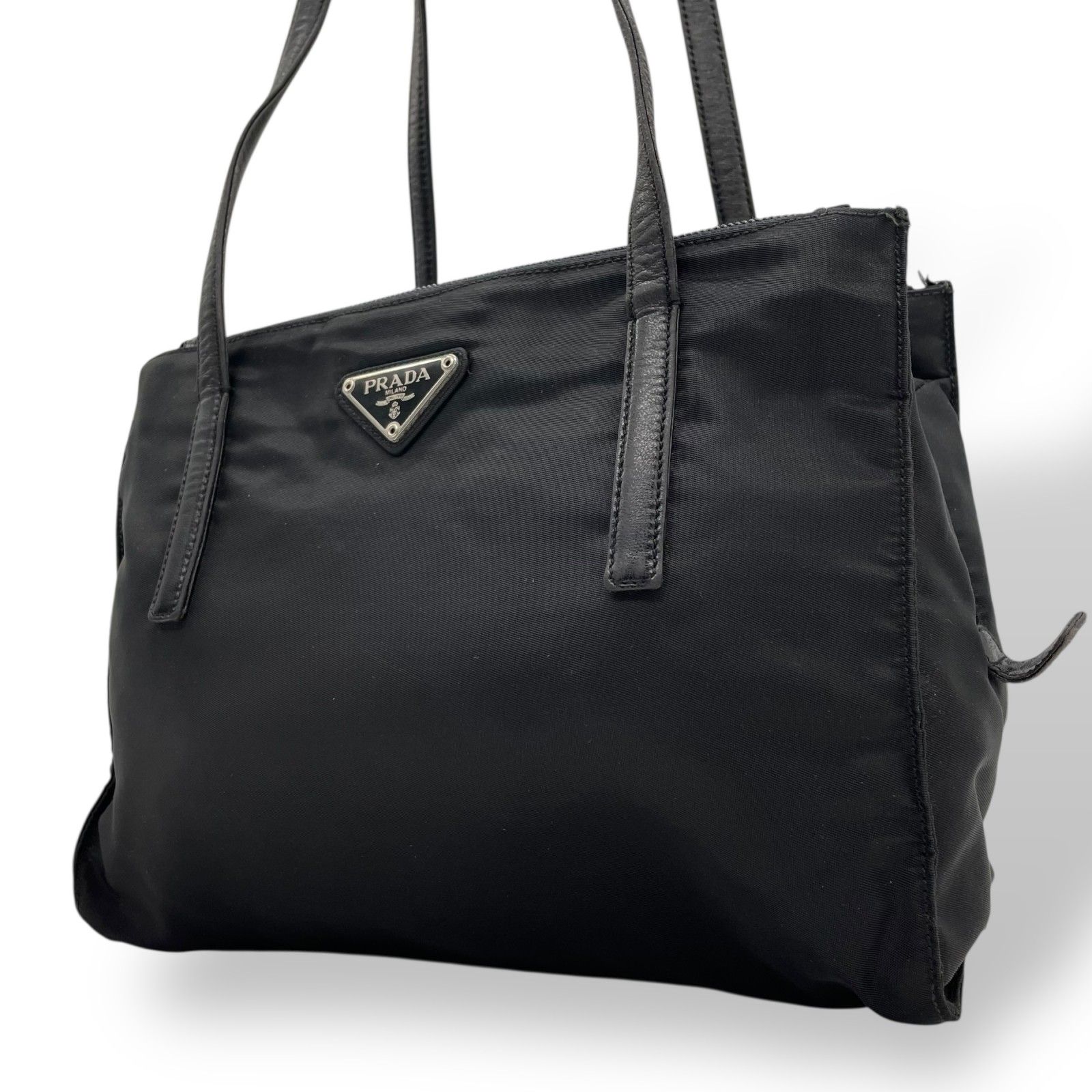【美品】PRADA プラダ　トートバッグ　ナイロン　ブラック　黒　肩掛け　ロゴ PRADA プラダ ブラック バッグ ロゴマーク ナイロン 黒 肩掛け