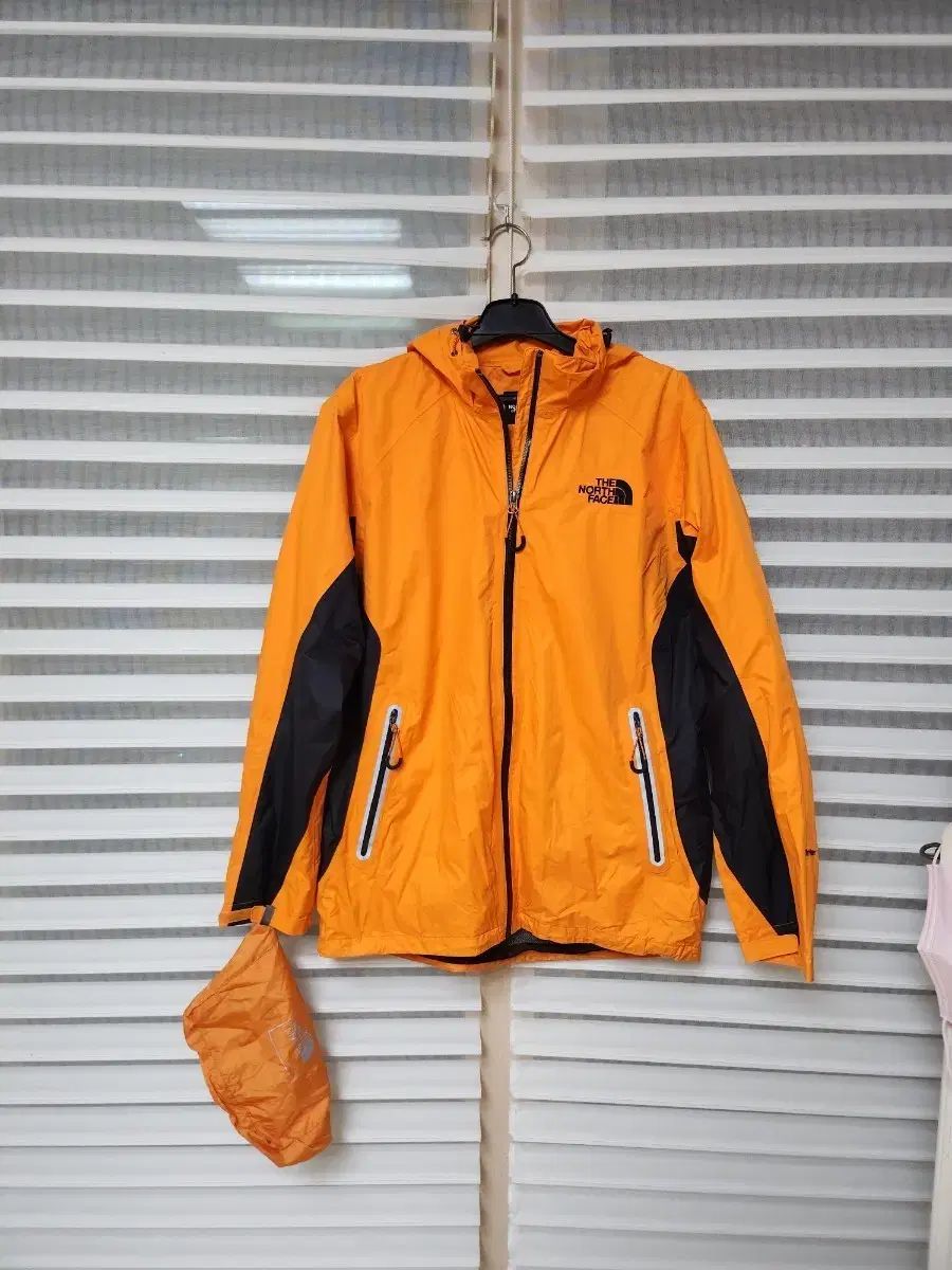 THE NORTH FACE ザノースフェイス オレンジ色 ウィンドブレーカー ジャケット