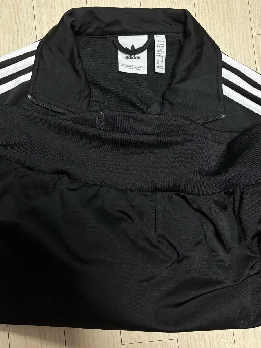 adidas アディダス