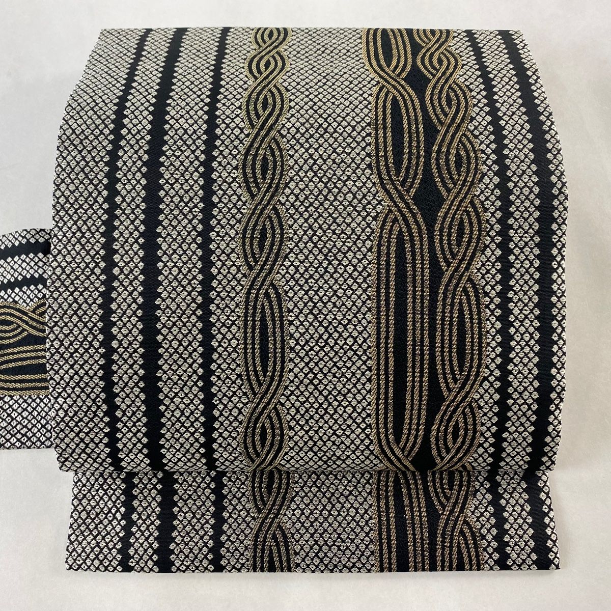 名古屋帯 美品 名品 やまと 縞 疋田 黒 正絹 【中古】 - メルカリ