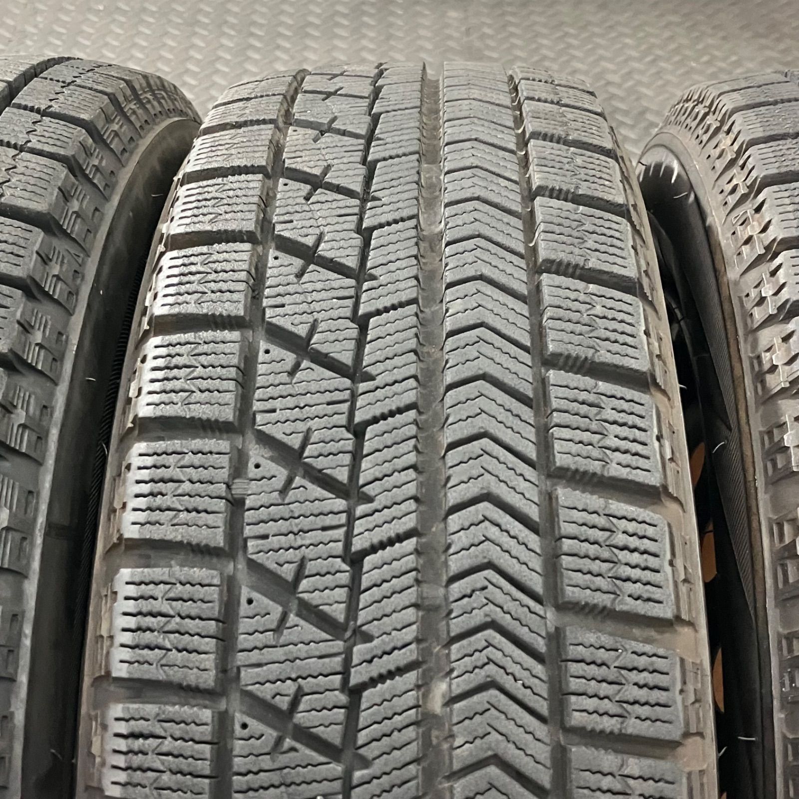 スタッドレスタイヤ 1100E