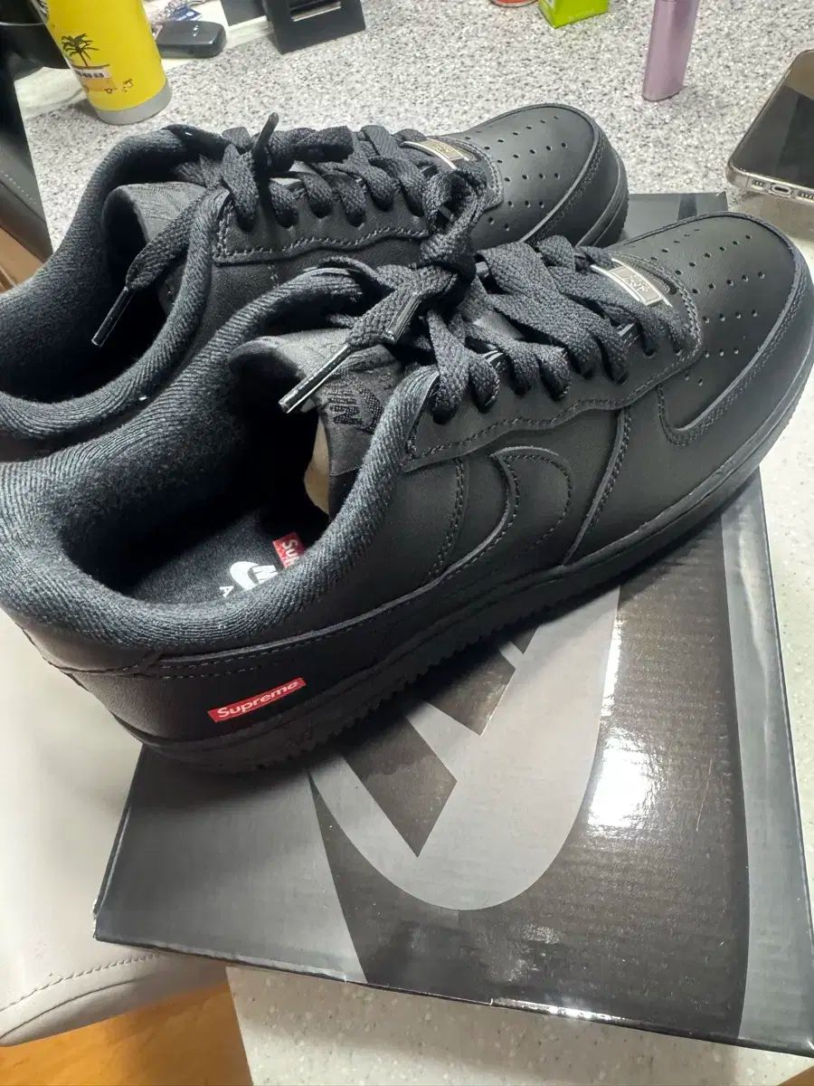 Supreme シュプリーム