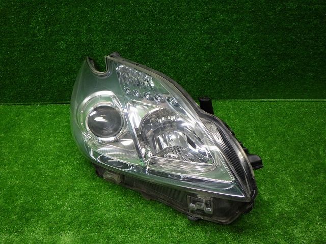 30プリウス ハロゲンヘッドライト 右