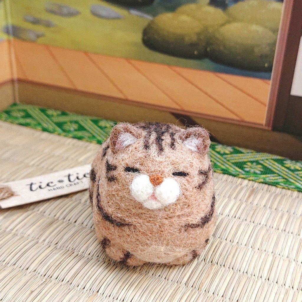 羊毛フェルト ねこ 丸いねこ ハンドメイド 手作り - メルカリ