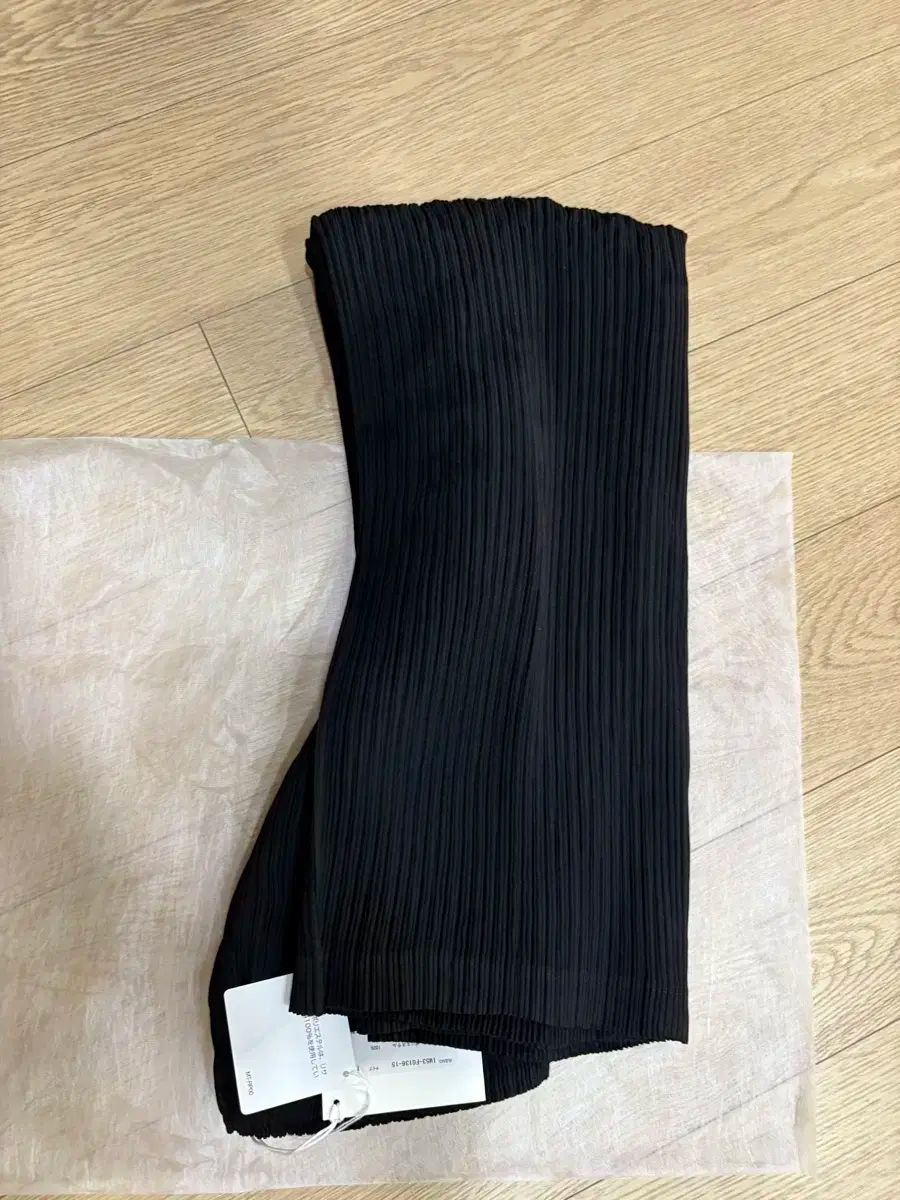 PLEATS PLEASE プリーツプリーズ ハッチング スカート 黒 1 サイド