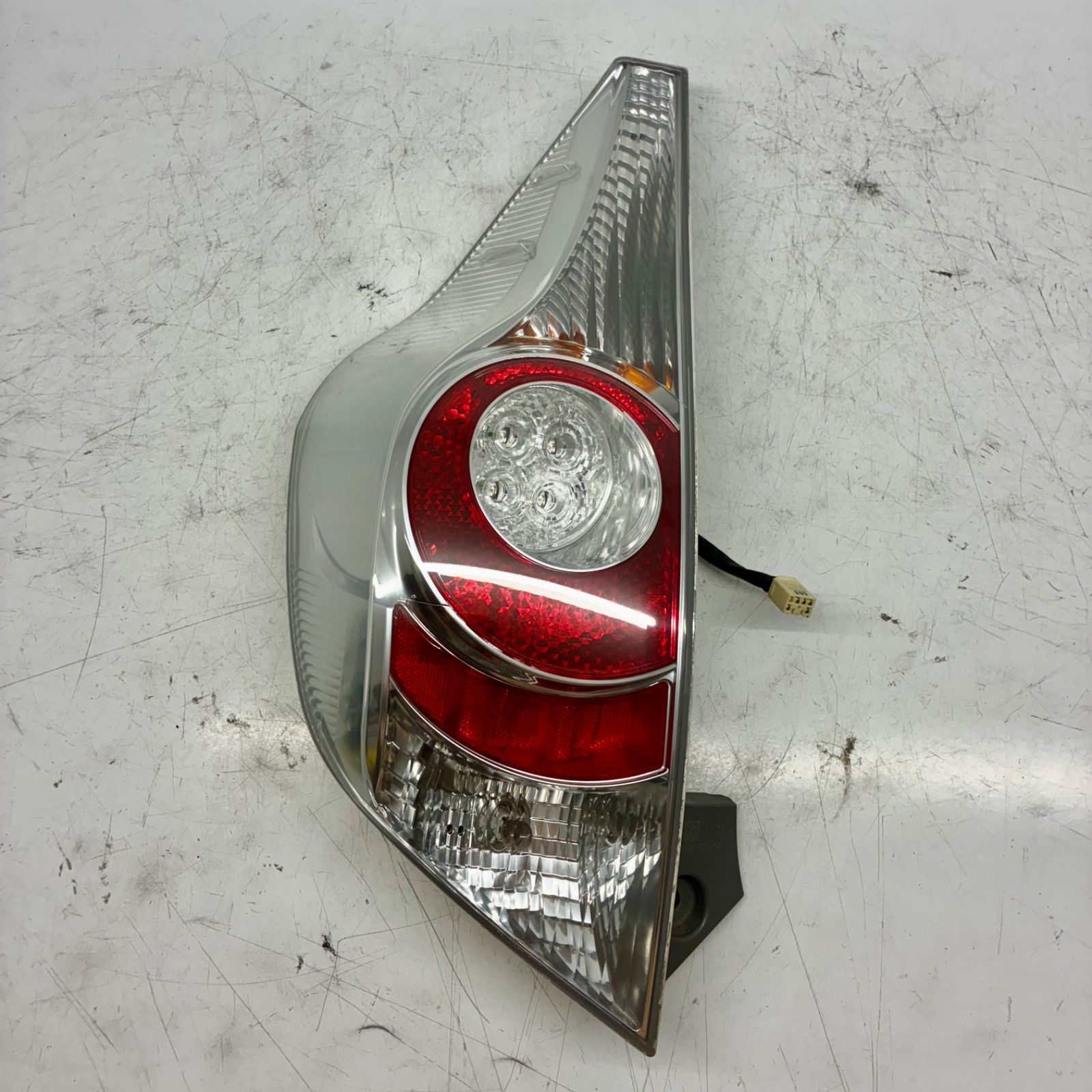 美品【コーティング済】トヨタ NHP10 アクア AQUA テールライト ランプ