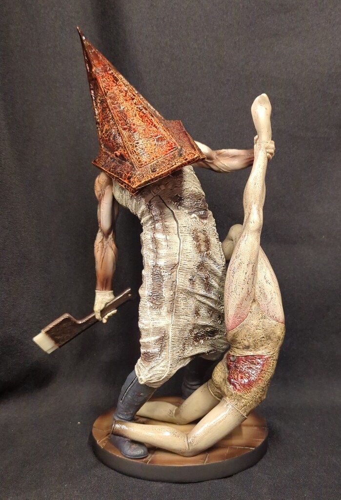 GECCO フィギュア RED PYRAMID THING (マネキンVer) Amazon.com: GECCO Silent Hill 2 - Red Pyramid Thing (PVC Statue
