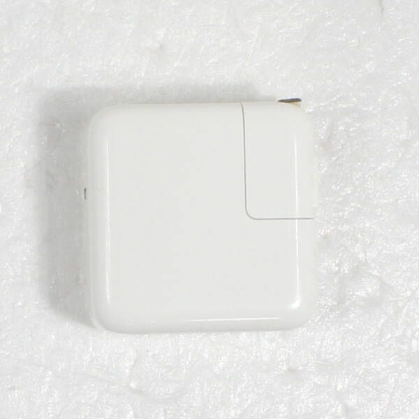 中古品〕 MacBook Air 13.3-inch Mid-2019 MVFH2J／A Core_i5 1.6GHz