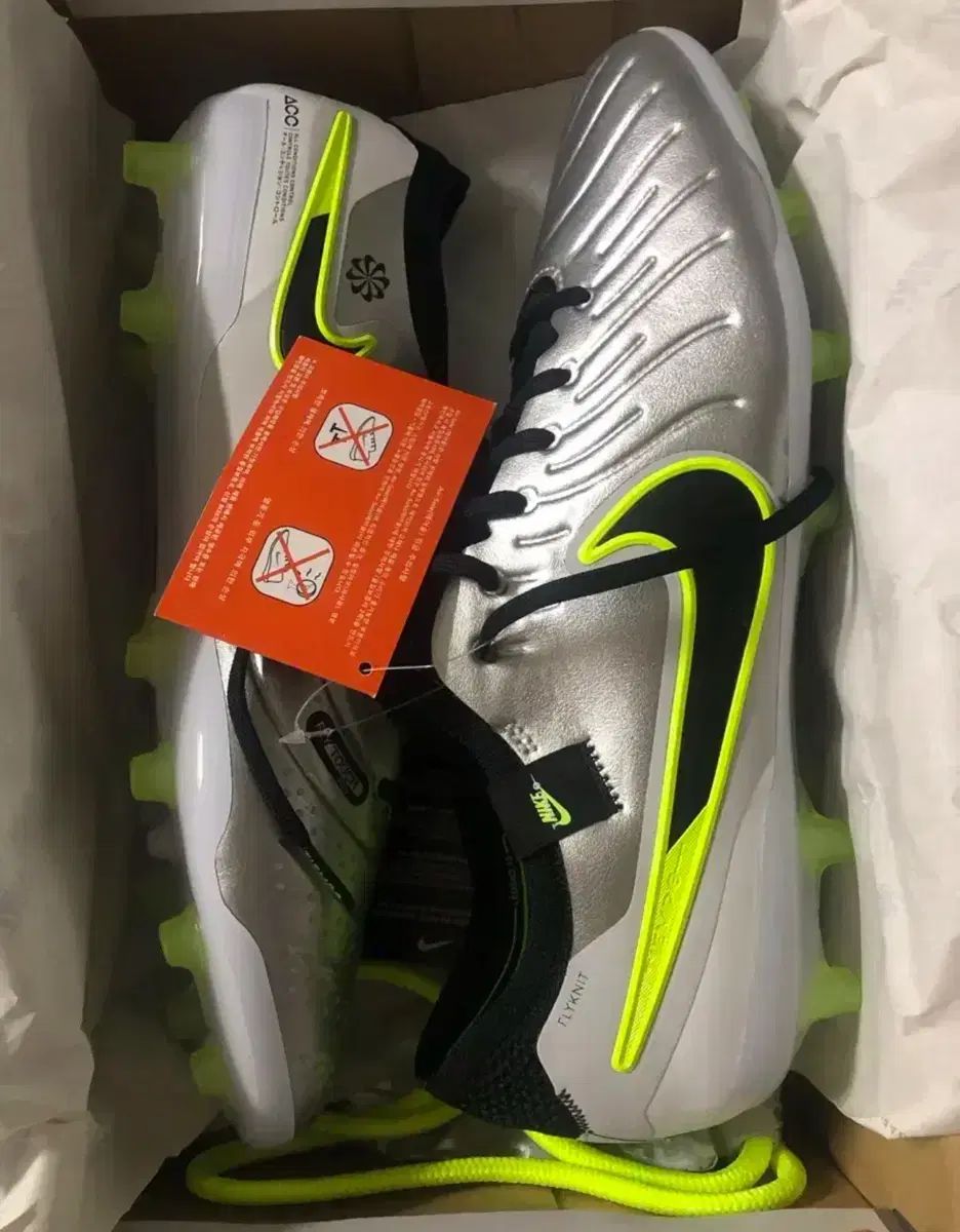NIKE(ナイキ) ファントム ヴェノム エリート fg 260（Amazon | ナイキ 
