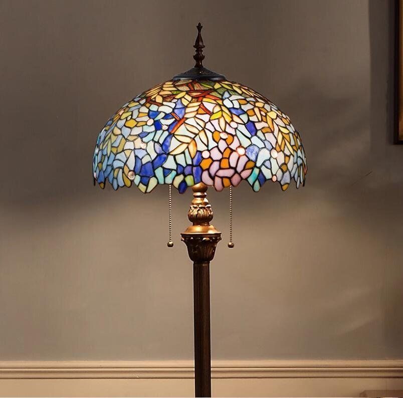 室内芸術☆高級感溢れる 高級感溢れる☆ヴィンテージ ステンドランプ