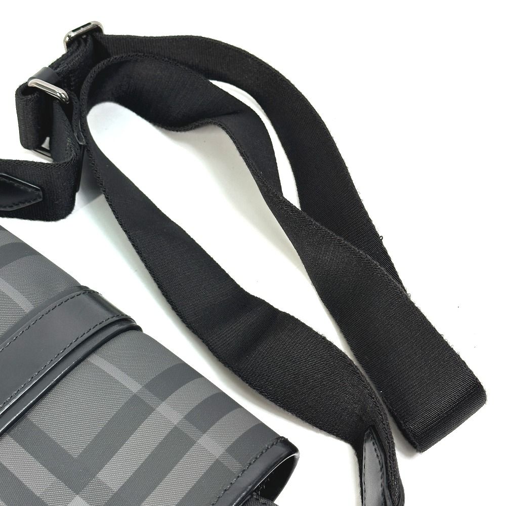 バーバリー　PVC レザー　メッセンジャーバッグ BURBERRY バーバリー ショルダーバッグ メッセンジャー PVC