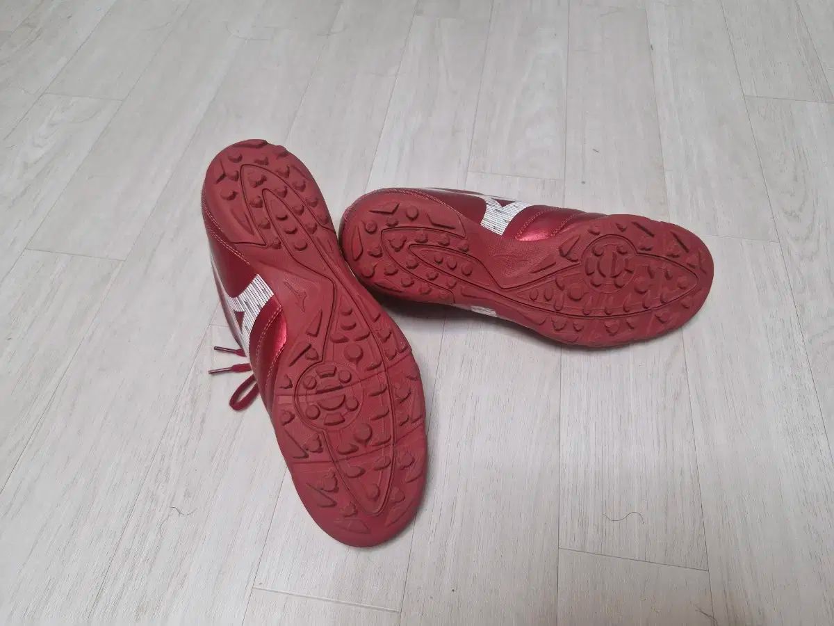 【有名な】 mizuno ミズノ サッカーシューズ 270 サイズ 親密さを感じる