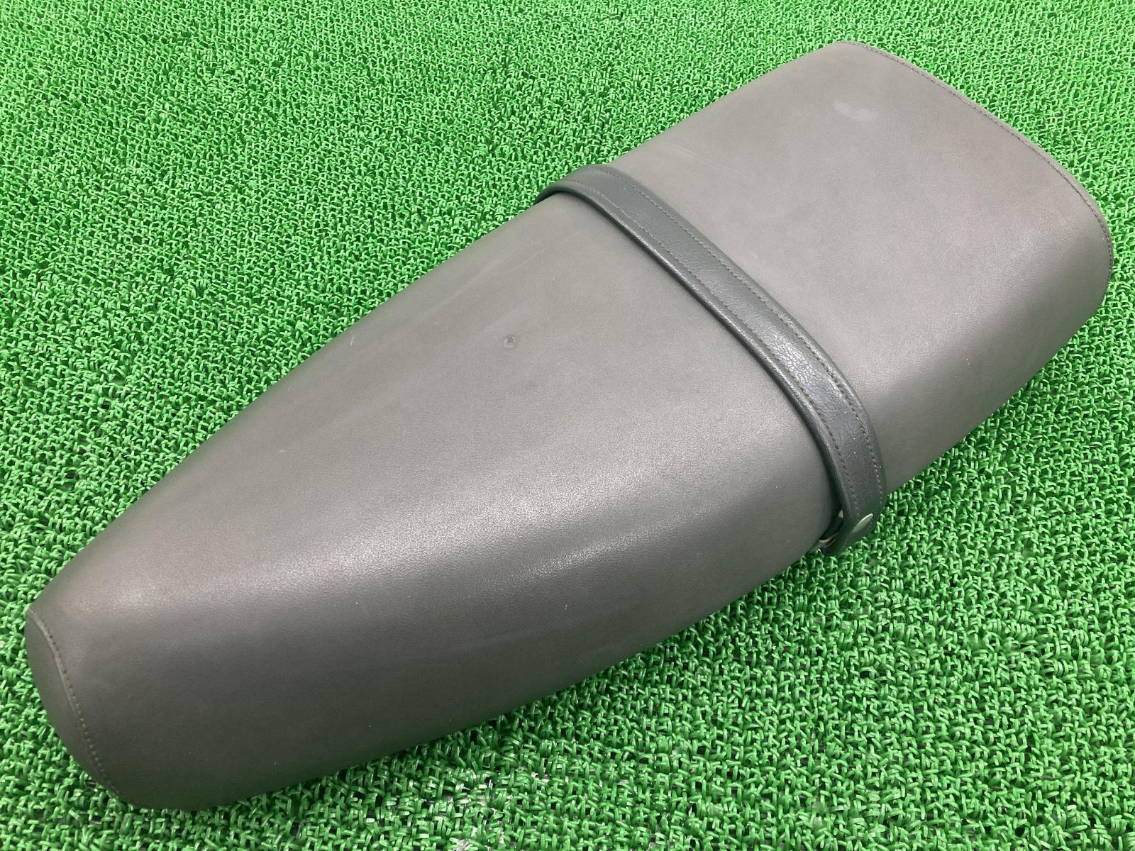 PX200 シート ピアジオ 純正 中古 バイク 部品 ベスパ 破れ無し 品薄 希少品 車検 Genuine