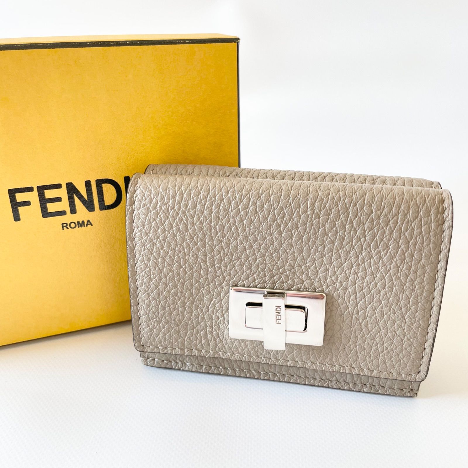 ホワイトブラウン フェンディ FENDI 三つ折り財布美品 - 通販