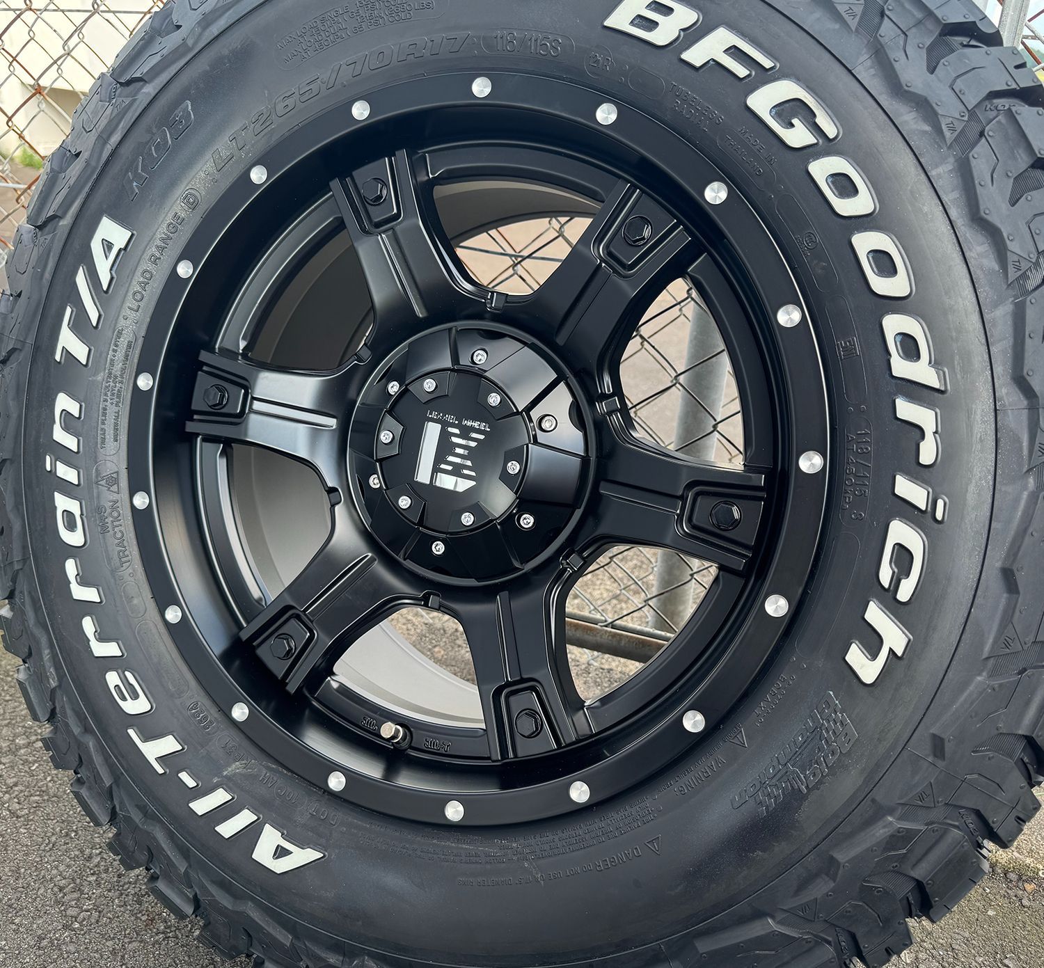 Jeep ジープ JKラングラー JLラングラー 17インチ タイヤ