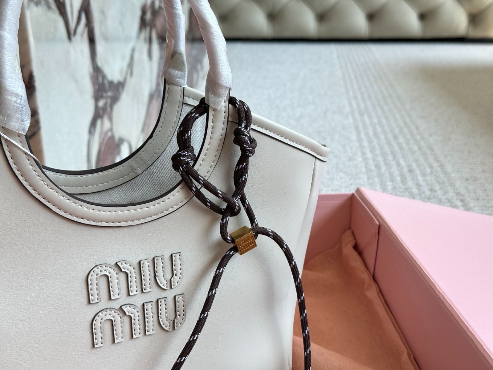 ぱ*イ様 MIU MIU ネイビー レザートートバッグ レディース】デザイナーズ レザー トートバッグ｜MIU MIU公式サイト