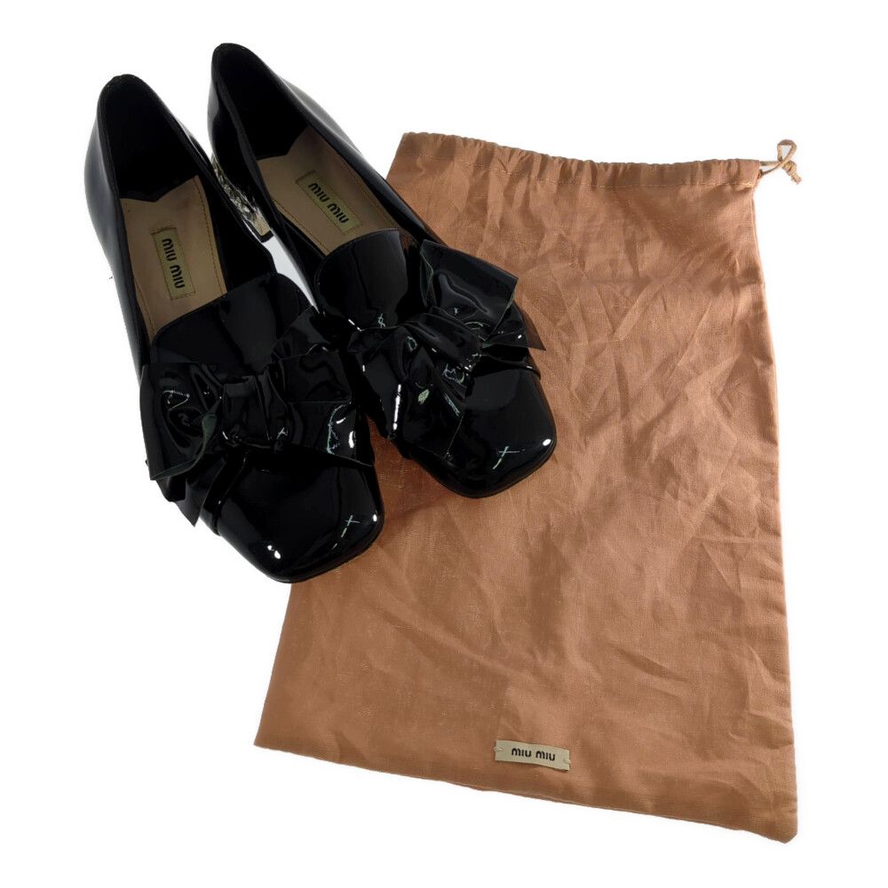 ローファー パンプス