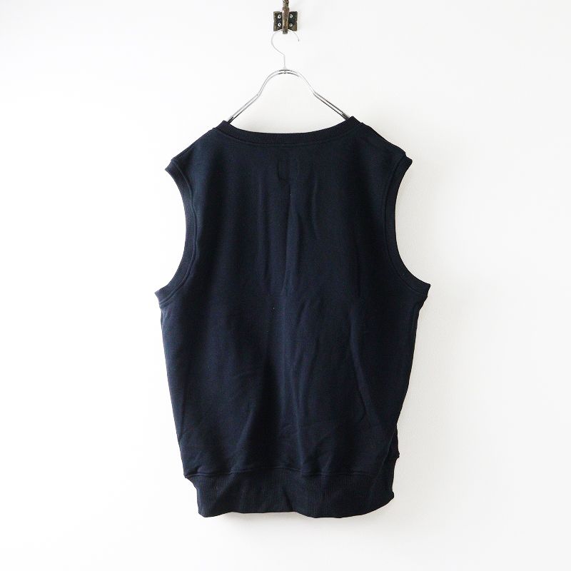 4｜ブラック トップス