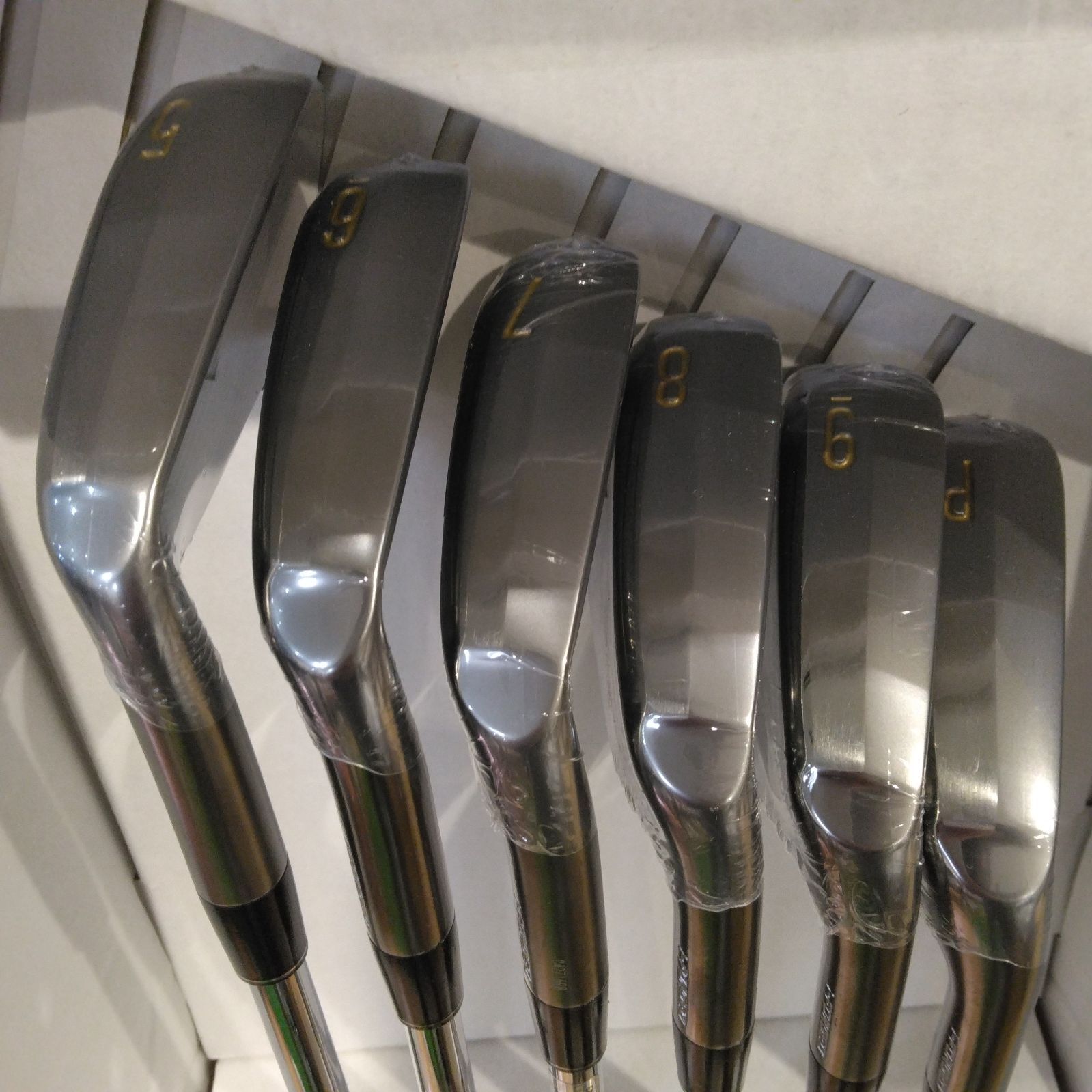 Iset 【新品未使用】【数量限定】スリクソン SRIXON ZXi5