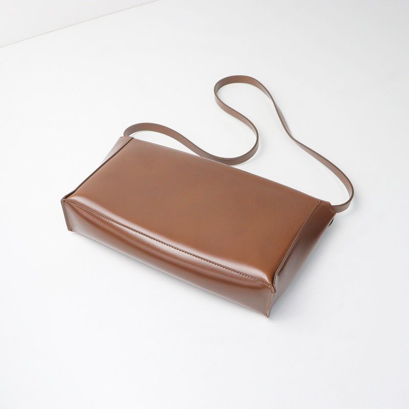 ミナペルホネン mina perhonen envelope レザー ショルダーバッグ 