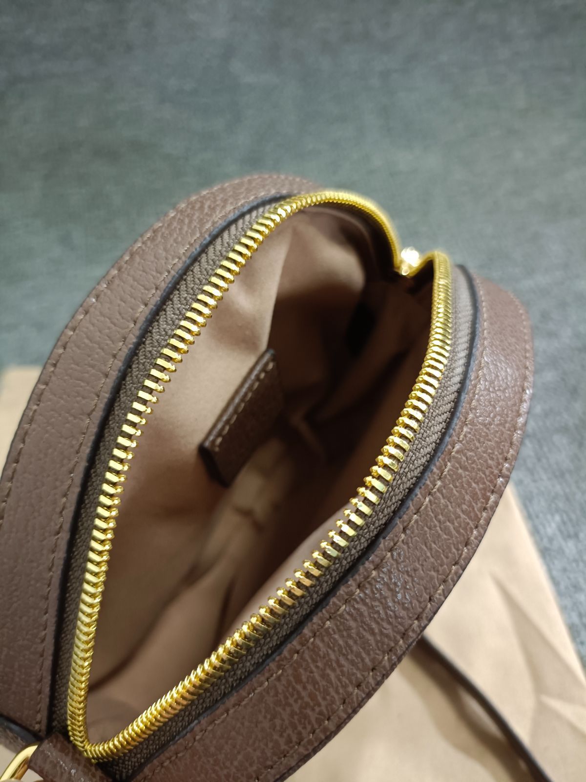 GUCCI オフディア　GGミニラウンドショルダーバッグ GUCCI♡オフィディア GG ミニ ラウンドショルダーバッグ 丸型 GUCCI