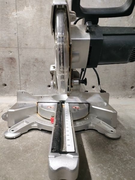 卓上スライド丸ノコ SSC