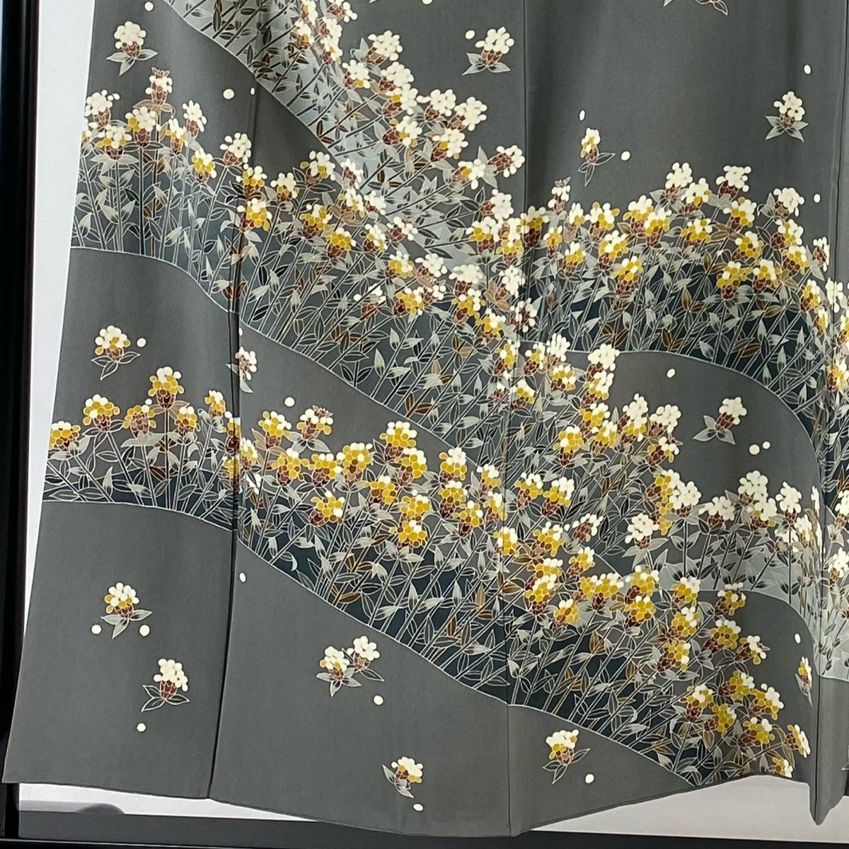 本加賀友禅 瀬端由美子 枝垂れ桜 花びら 訪問着 訪問着 身丈153cm 裄丈64cm M 袷 瀬端由美子 加賀友禅 ますいわ屋 落款