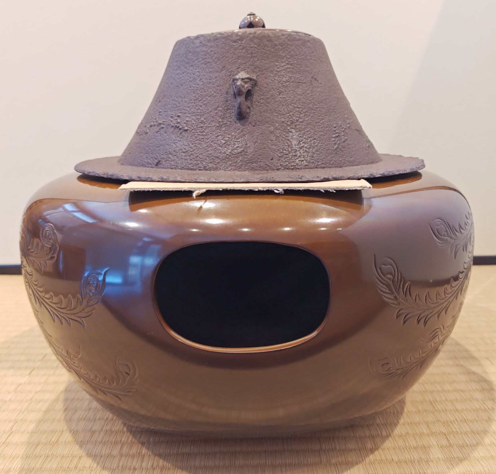 【逢絢亭】茶道具 鳳凰風炉 唐銅 畠春斎釜添え 風炉師 昇雲作 共箱入り 逢絢亭】茶道具 鳳凰風炉 唐銅 畠春斎釜添え 風炉師 昇雲作 共箱入り