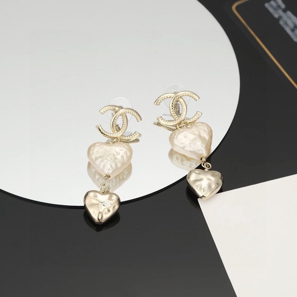 CHANEL ハート型イヤリング片耳用 CHANEL ハート型ピアス｜Yahoo!フリマ（旧PayPayフリマ）