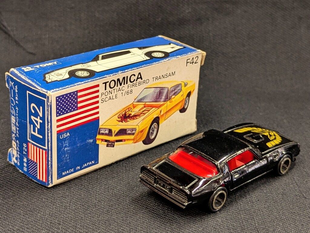 トミカ青箱 ポンティアックファイヤーバードトランザム 赤ギフトセット