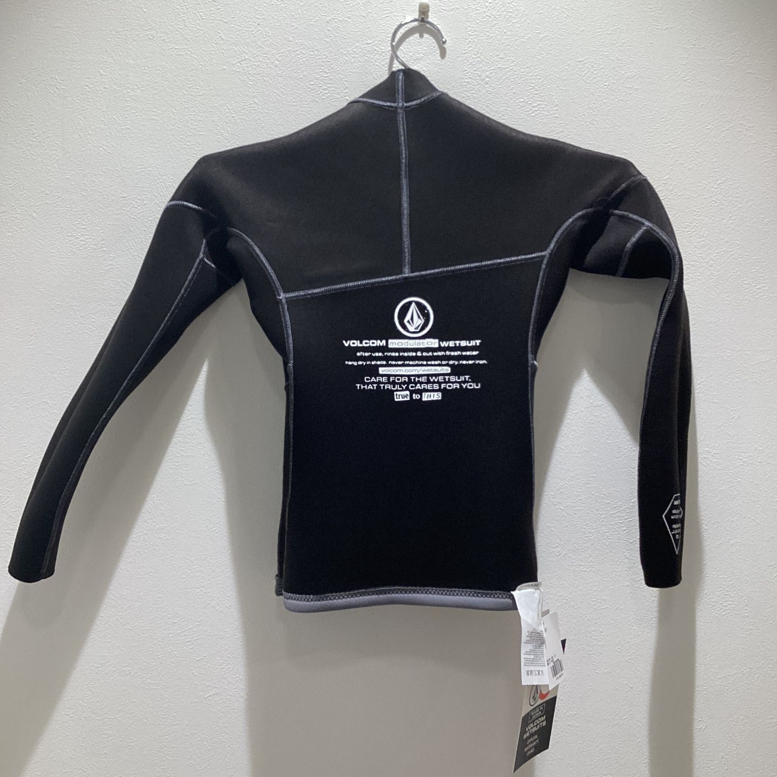 【新品未使用】 VOLCOM ウェットスーツ キッズ12サイズ 2mm ムラスポOUTLET公式】 新品 未使用品 VOLCOM KIDS ボルコム キッズ