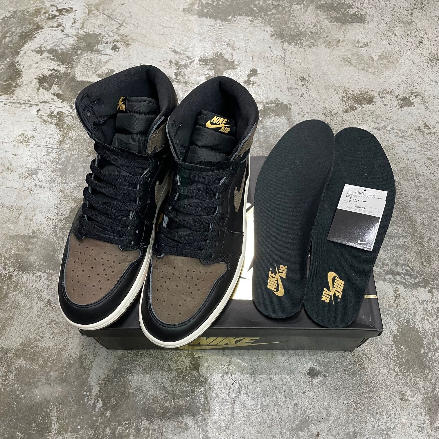 国内正規 Nike Air Jordan 1 Retro High OG Palomino DZ5485-020