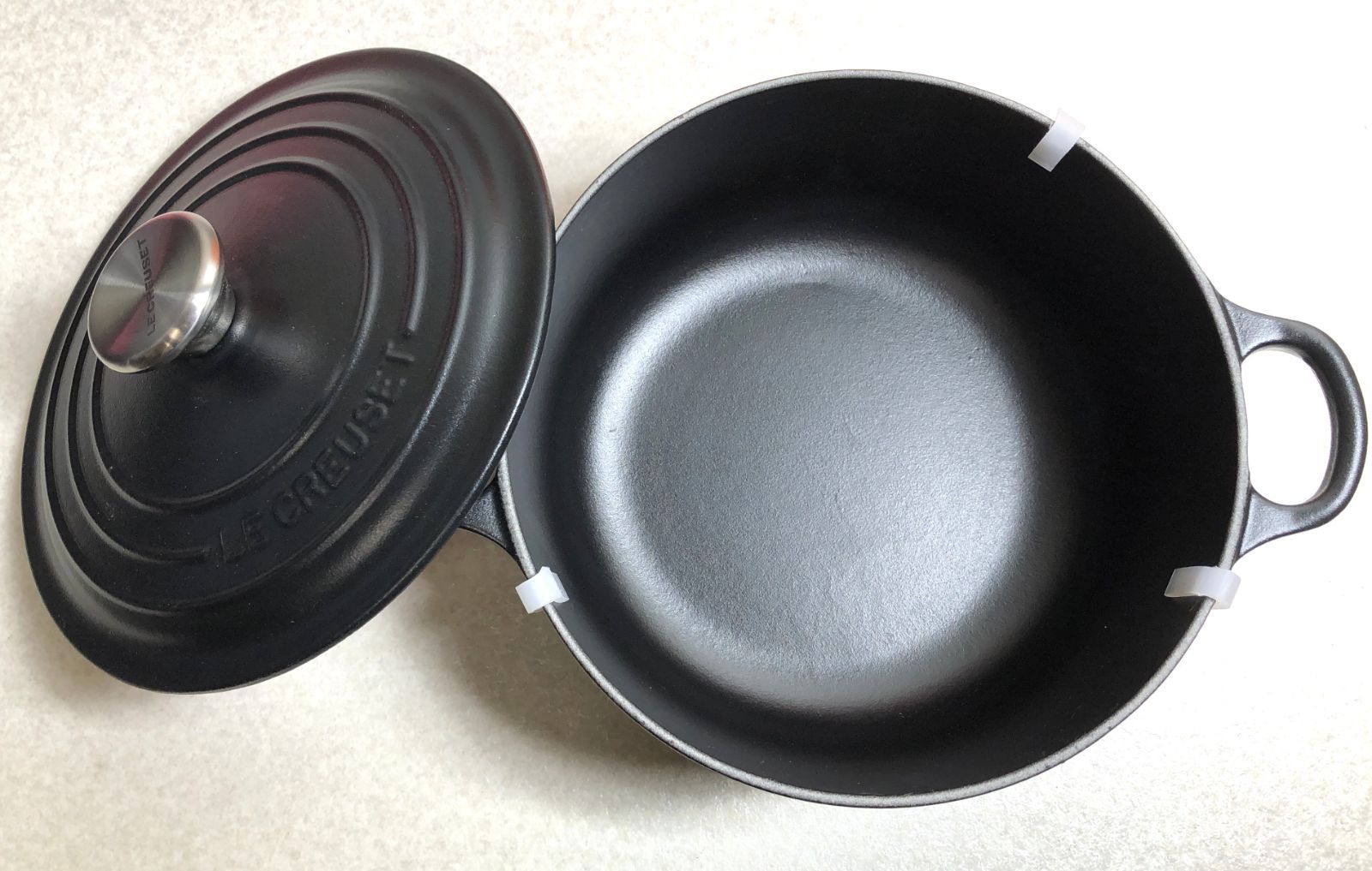 LE CREUSET 黒 両手鍋 約20cm ココット ココット・ロンド 【並行輸入品】ル・クルーゼ ルクルーゼ 両手