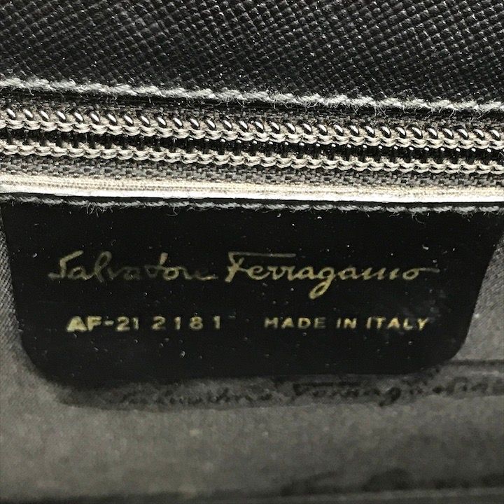 美品 Ferragamo フェラガモ ガンチーニ レザー 2WAY 斜め掛け ハンド