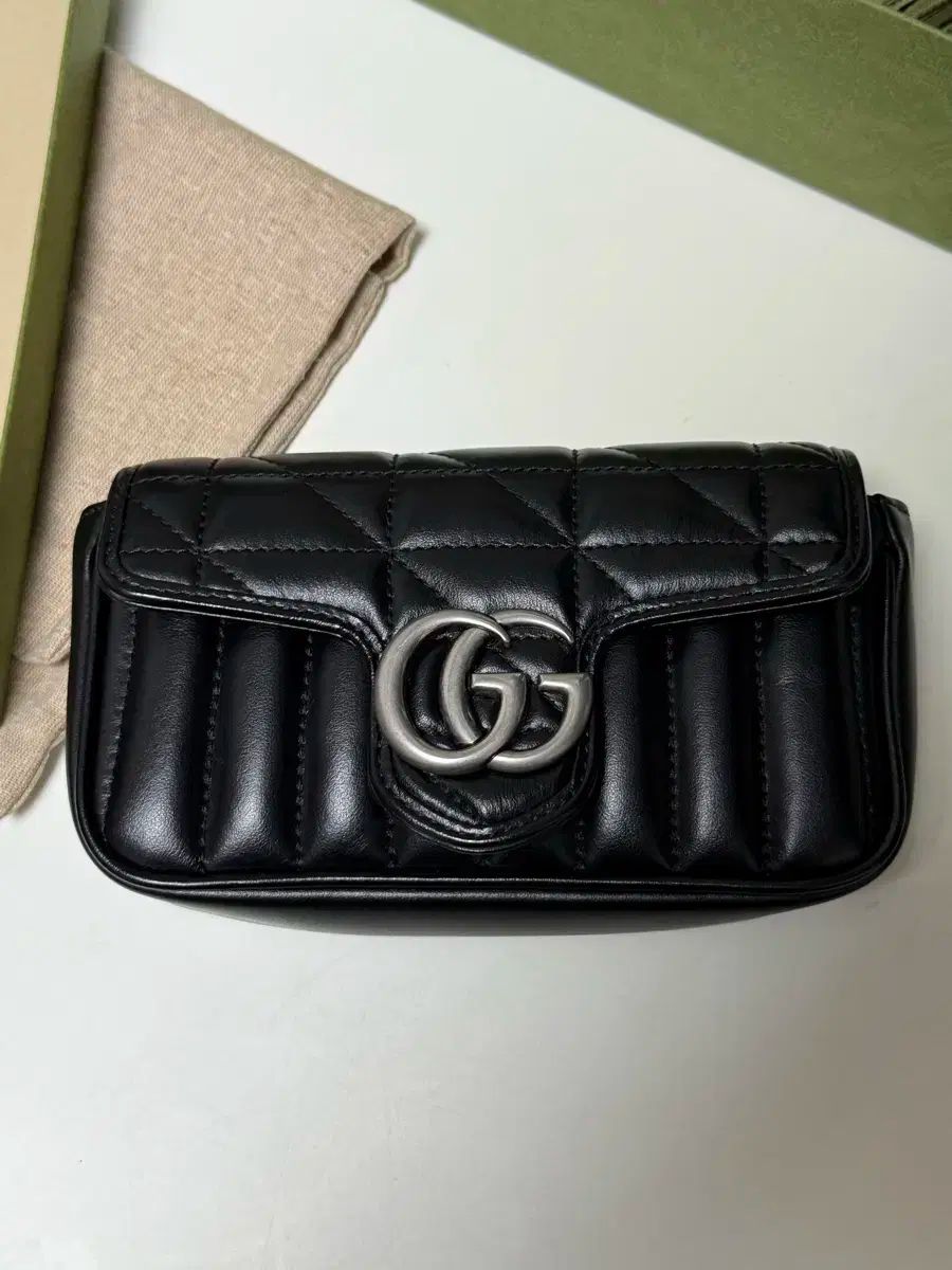 GUCCI グッチ マトラッセ スーパーミニ バッグ