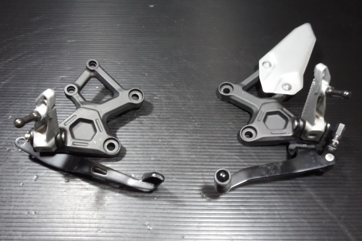 確認用 2 メインステップ ブレーキペダル チェンジペダル シフトペダル ヒート