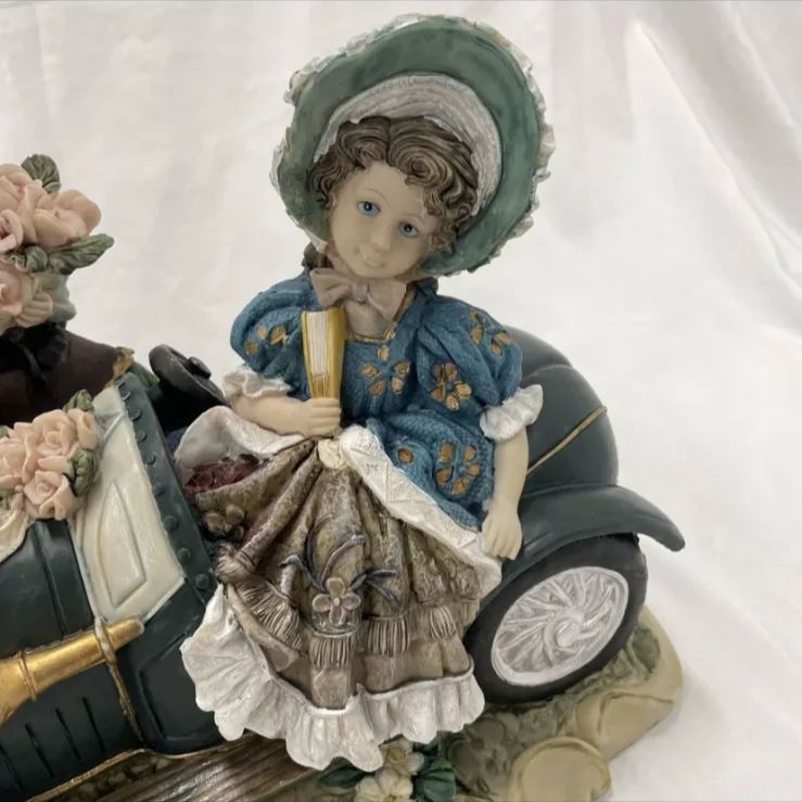 フィギュリン アンティーク 置物 人形 インテリア コレクション 洋風 陶器人形 オブジェ ビンテージ 車 かわいい【S30159-294】 -  メルカリ