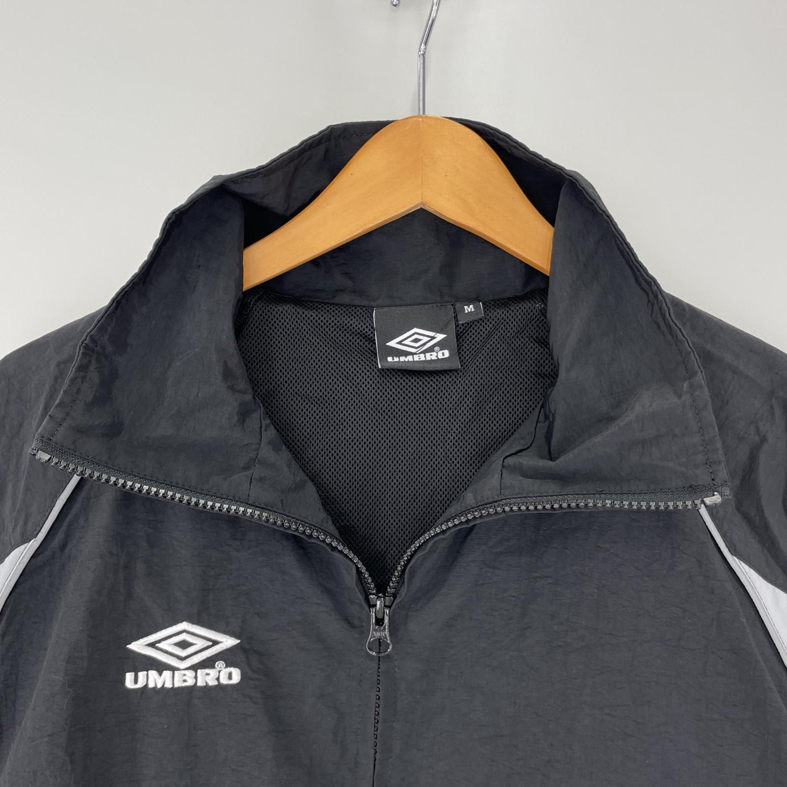 UMBRO アンブロ バックロゴ インナーメッシュ ジップアップブルゾン 