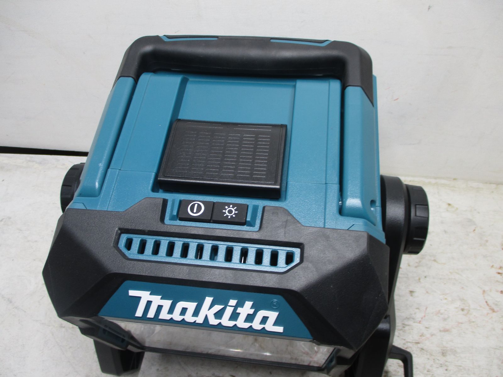 マキタ 充電式スタンドライト ML004G 製 バッテリーなし 2509