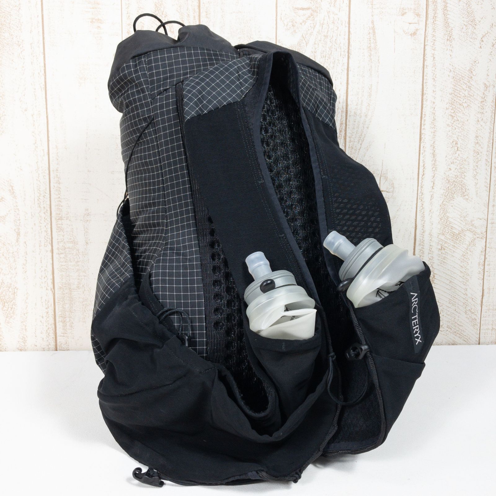 M ブラック系】 Arcteryx ( アークテリクス ) ノーバン 14 ベスト 