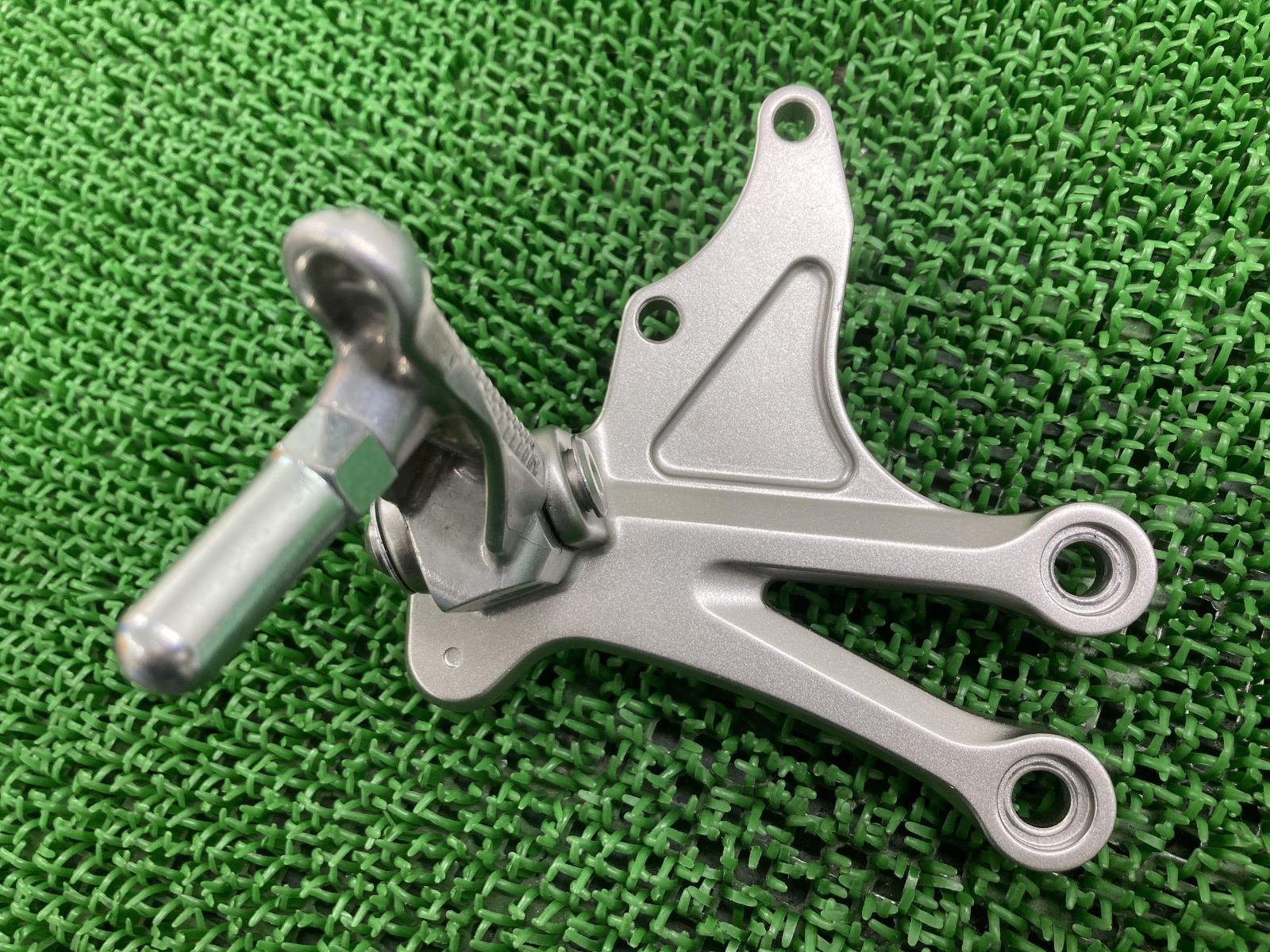ZX-10R ステップ 右 0052 ZXT00C-033*** カワサキ 純正 中古 バイク 部品 2004年式外し ZXT00C ペグ コンディション良好 曲がり無し