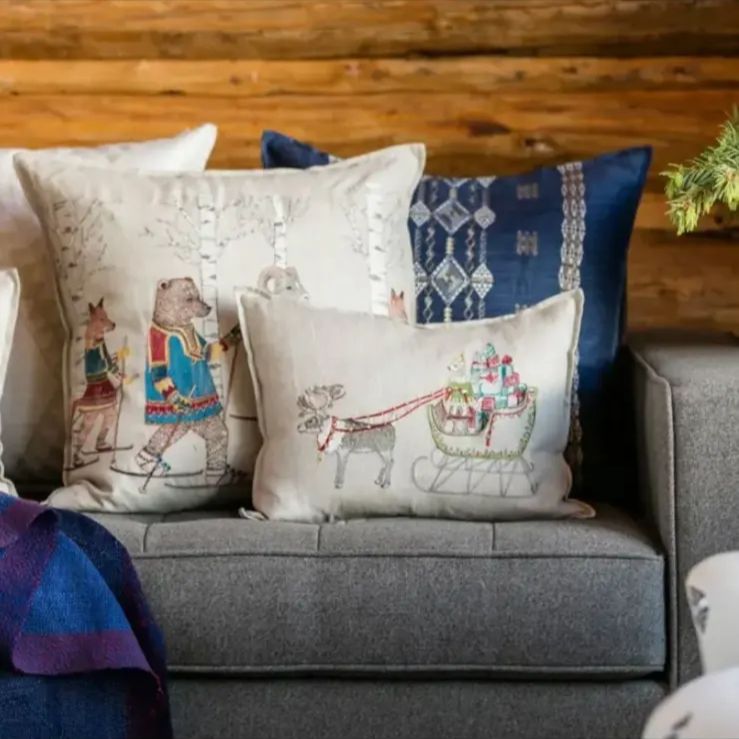 コーラルアンドタスク　クッションカバー　クリスマス　Santa's Sleigh コーラルアンドタスク クッションカバー Santa's Sleigh - メルカリ