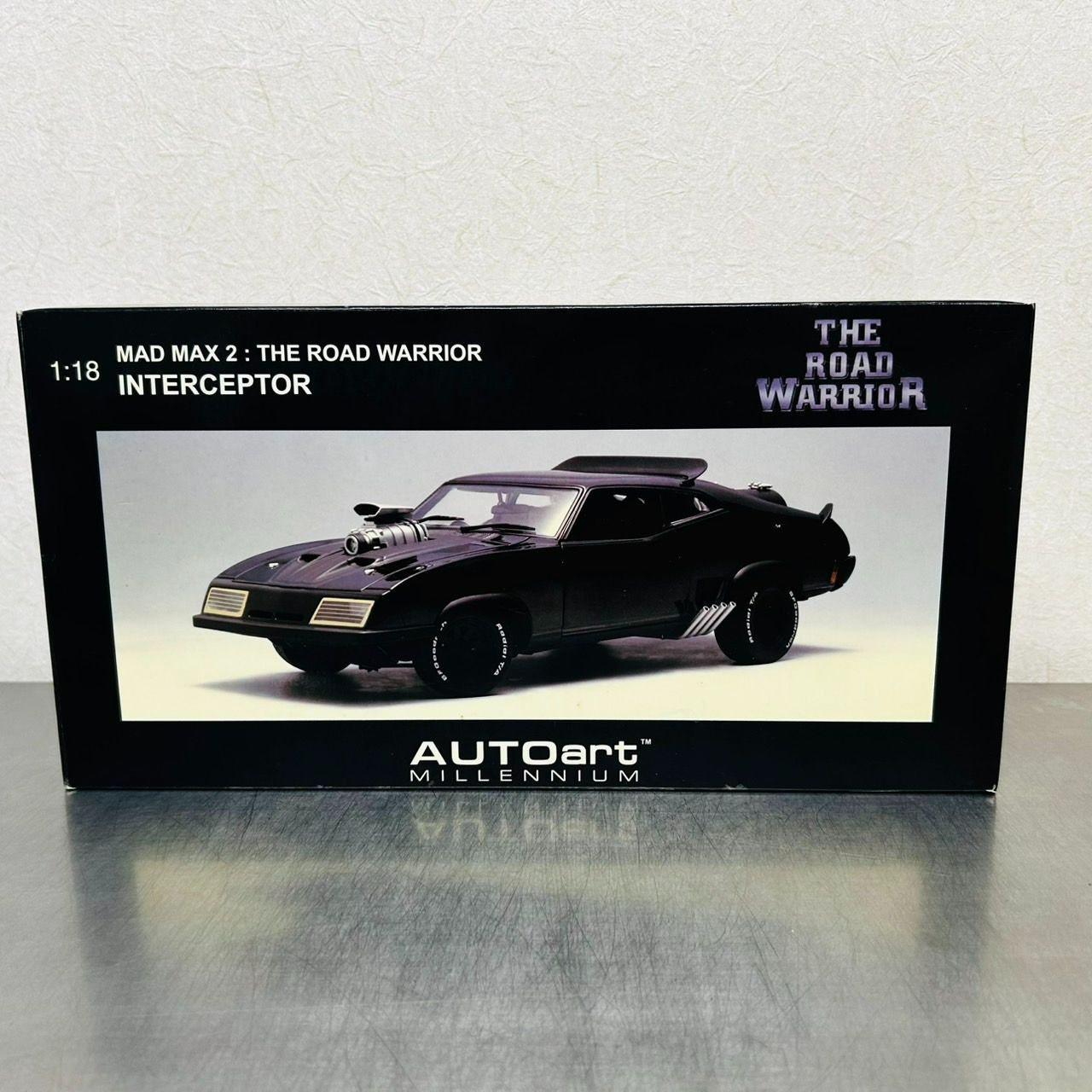 AUTOart 1/18 マッドマックス 2 インターセプター 車 ミニカー